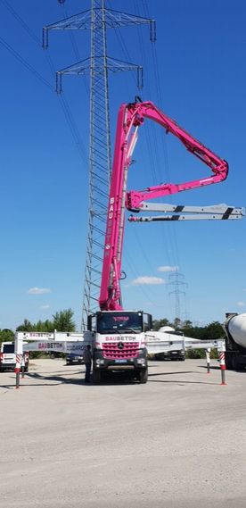 Kran pink Bau Beton GmbH