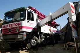 LKW mit Pumpe Bau Beton GmbH