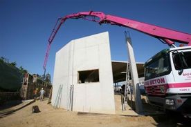 Pumpe mit Beton Bau Beton GmbH